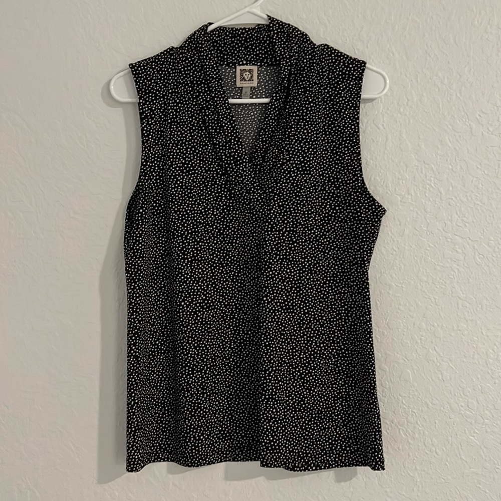 Anne Klein V-Neck Triple Pleat Top - Black/White